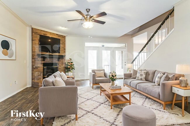 Building Photo - 1819 Chelsea Dr