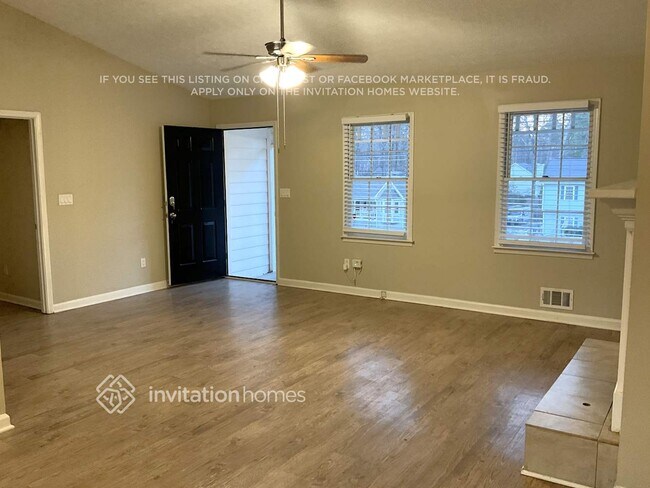 Foto del edificio - 305 N Briar Ridge