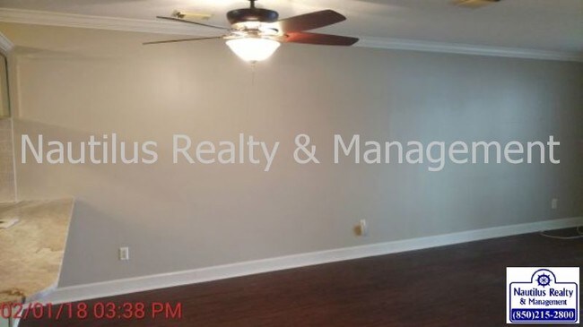 Foto del edificio - 7205 Lagoon Dr