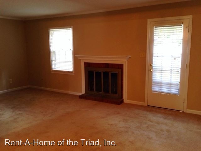 Building Photo - 3 br, 2.5 bath House - 4847-B Tower Road