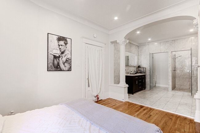 bedroom 1 - 4456 St Garnier