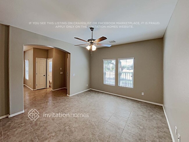 Foto del edificio - 17696 W Langer Ln