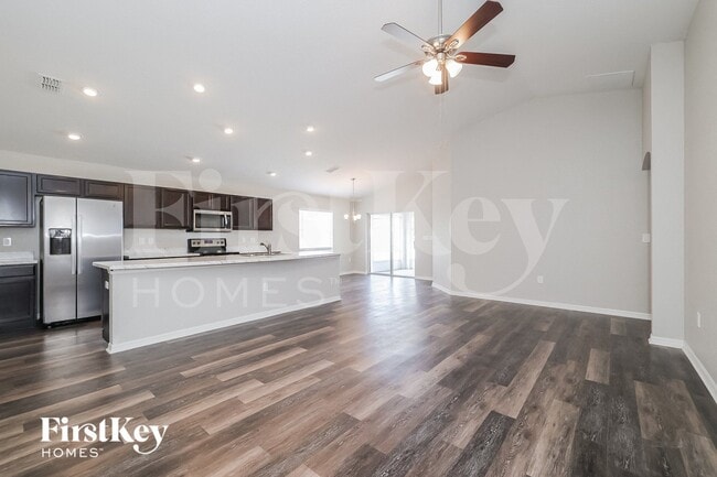 Building Photo - 911 Kingfisher Dr