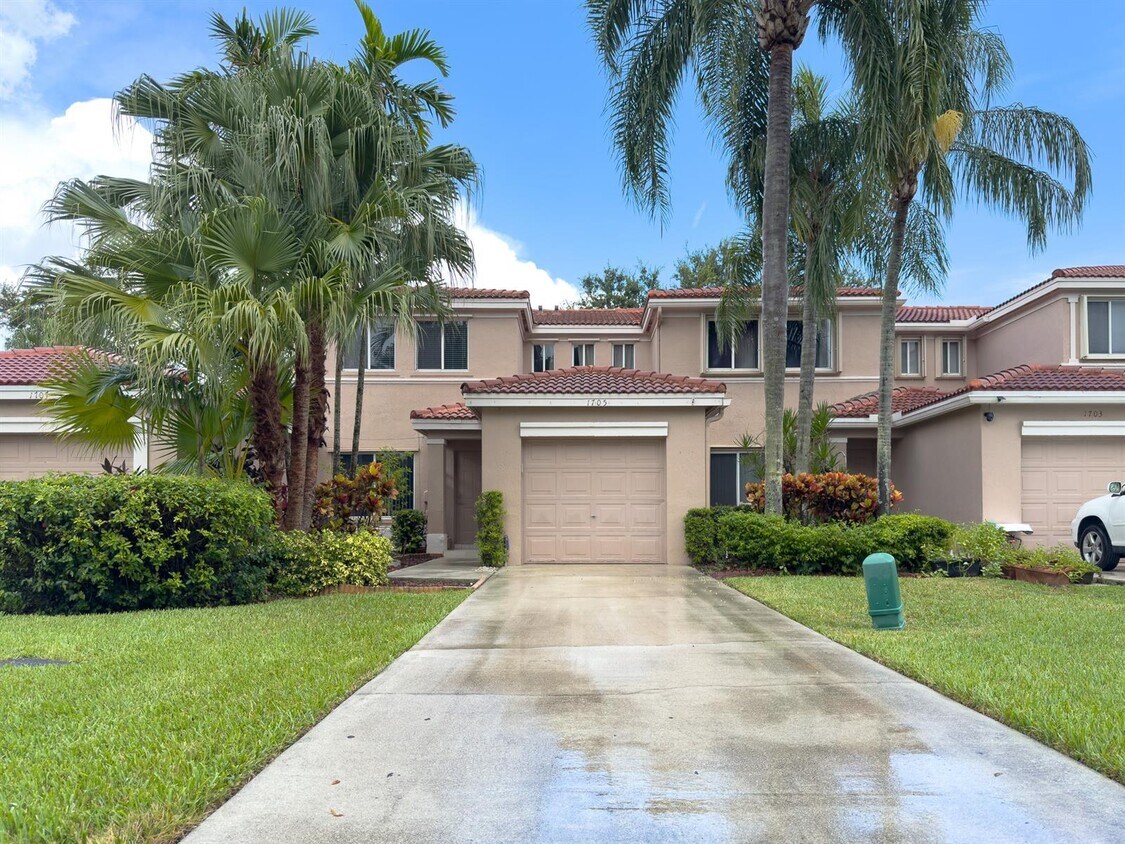 Foto principal - 1705 SW 110th Terrace