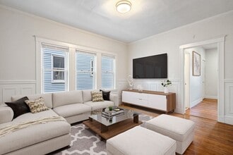 Building Photo - 60 Lithgow St