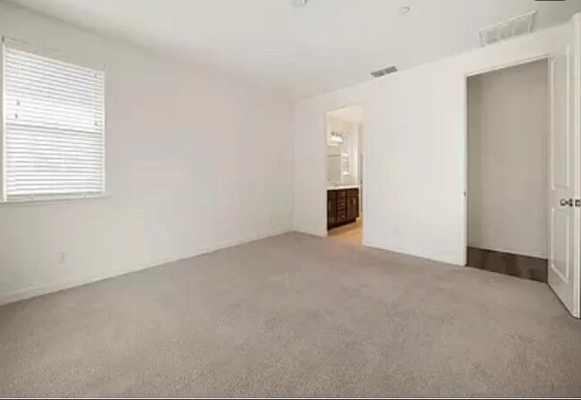 Foto del edificio - 536 Spyglass Cir