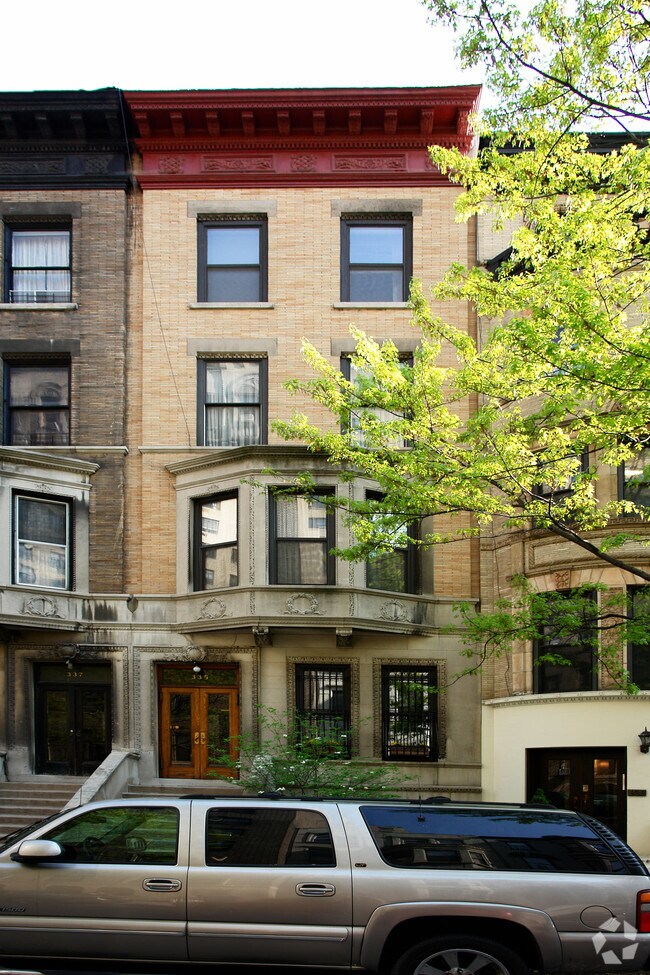 Building Photo - 335 W 87th St