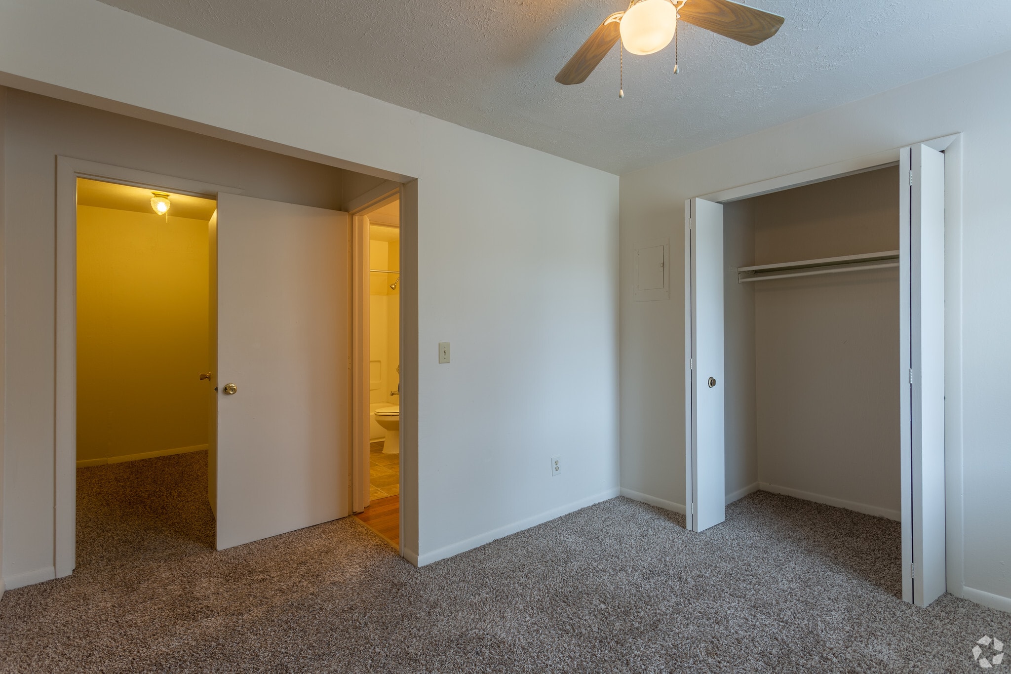 Hidden Creek Apartments – photo 5