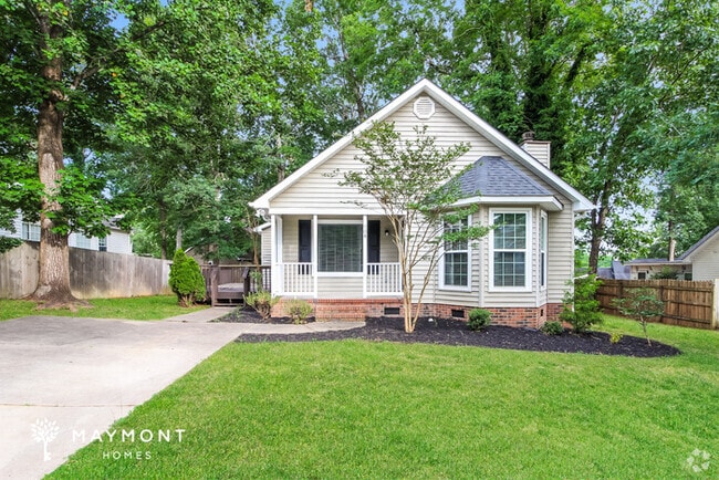Building Photo - 704 Dunwoody Dr