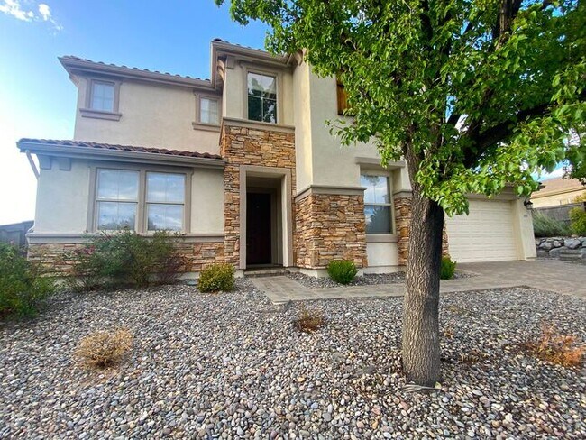 Building Photo - Top of the Hill - Gorgeous 5 Bedroom 3 Bath Reno House 3,160 sf