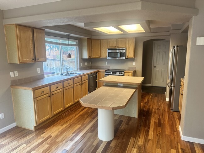 Building Photo - 1408 W Briarhollow Ln