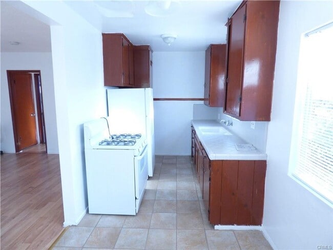 Building Photo - 5832 Camerford Ave