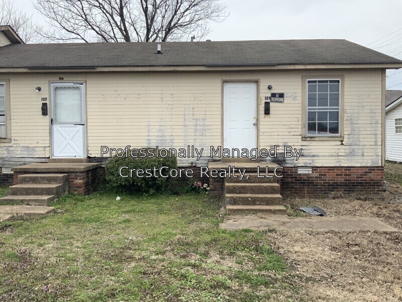Primary Photo - 129 E Jefferson St