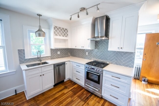 Building Photo - 30 Boyden Pkwy