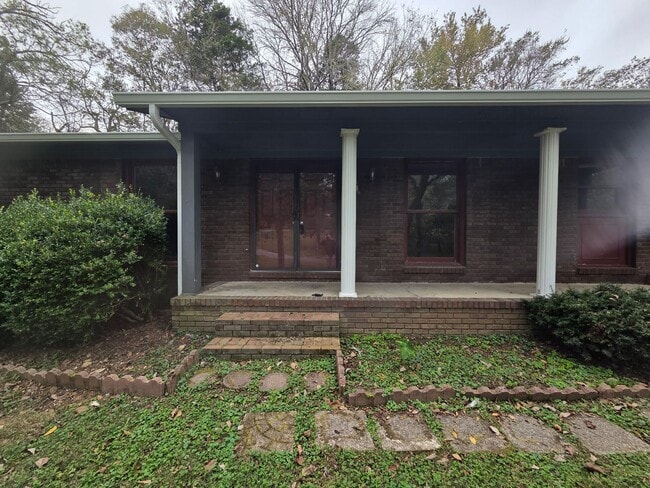 Building Photo - 148 Tanglewood Dr