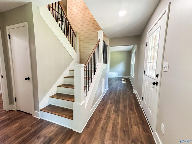 Foto del edificio - 11210 Mountain Crest Dr SE