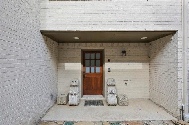 Building Photo - 3414 McFarlin Blvd