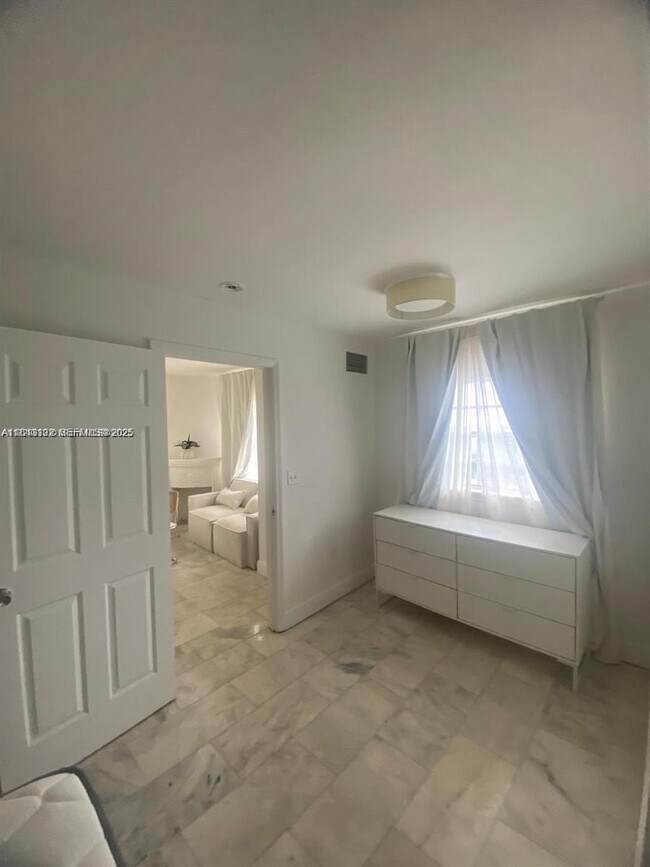 Building Photo - 1526 Pennsylvania Ave