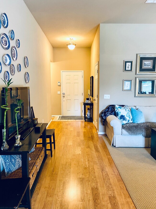 Building Photo - 21866 Pioneer Cir
