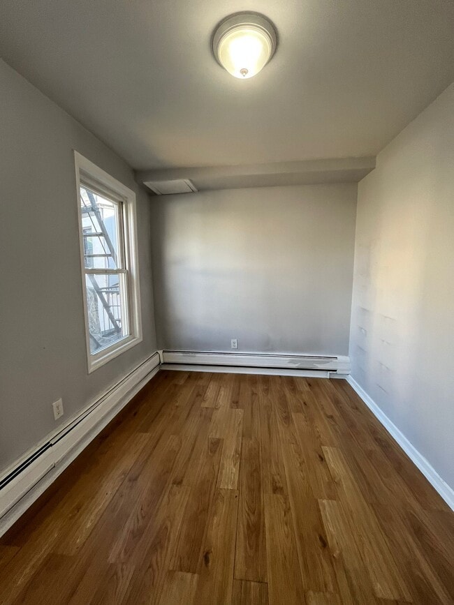 Foto del edificio - 43 Storms Ave