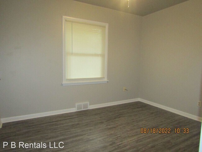 Building Photo - 3 br, 1 bath House - 3810 NW Bell Avenue