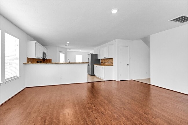 Building Photo - 450 Sandstone Creek Ln