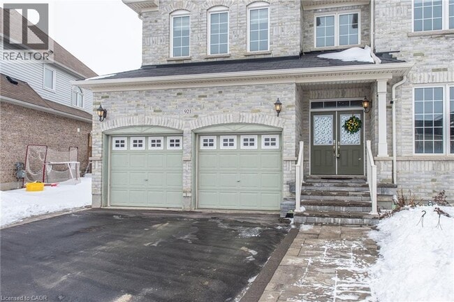 Building Photo - 921 Hideaway Ct