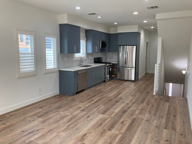 PLANO DE PISO ABIERTO - 648 N Serrano Ave