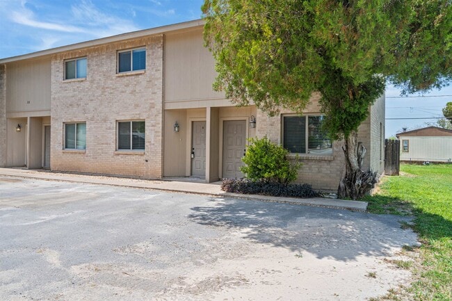 Building Photo - 111 Rhonda Dr