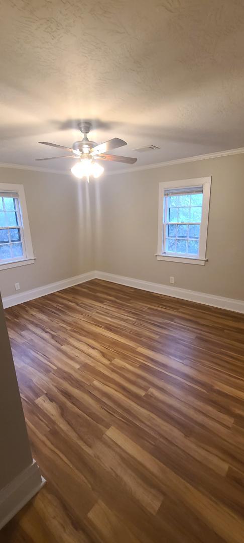 Foto del edificio - 710 Jefferson Dr