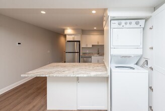 Interior Photo - 925 at North