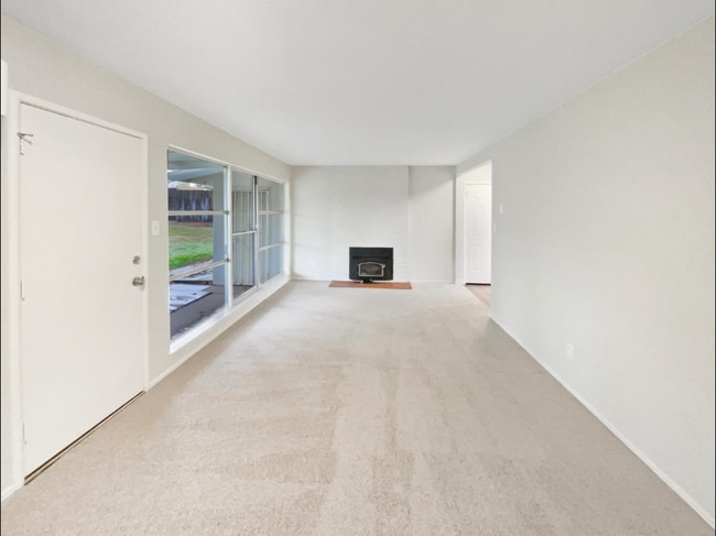 Building Photo - 8255 Oahu Dr