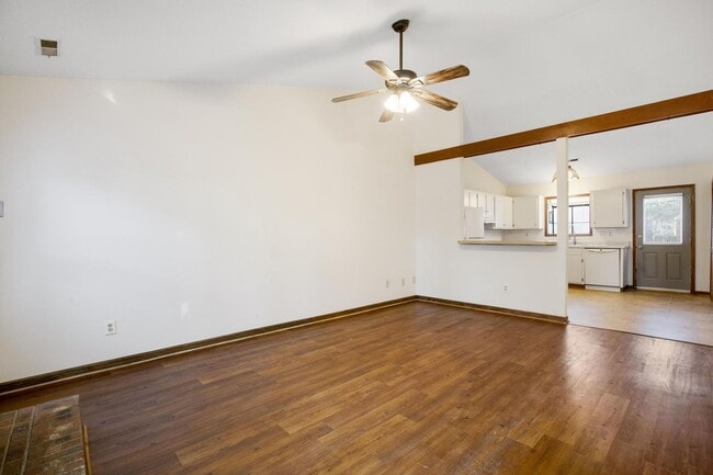 Foto del edificio - 205 Corey Ct