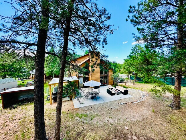 Building Photo - 1345 Leslie Cir