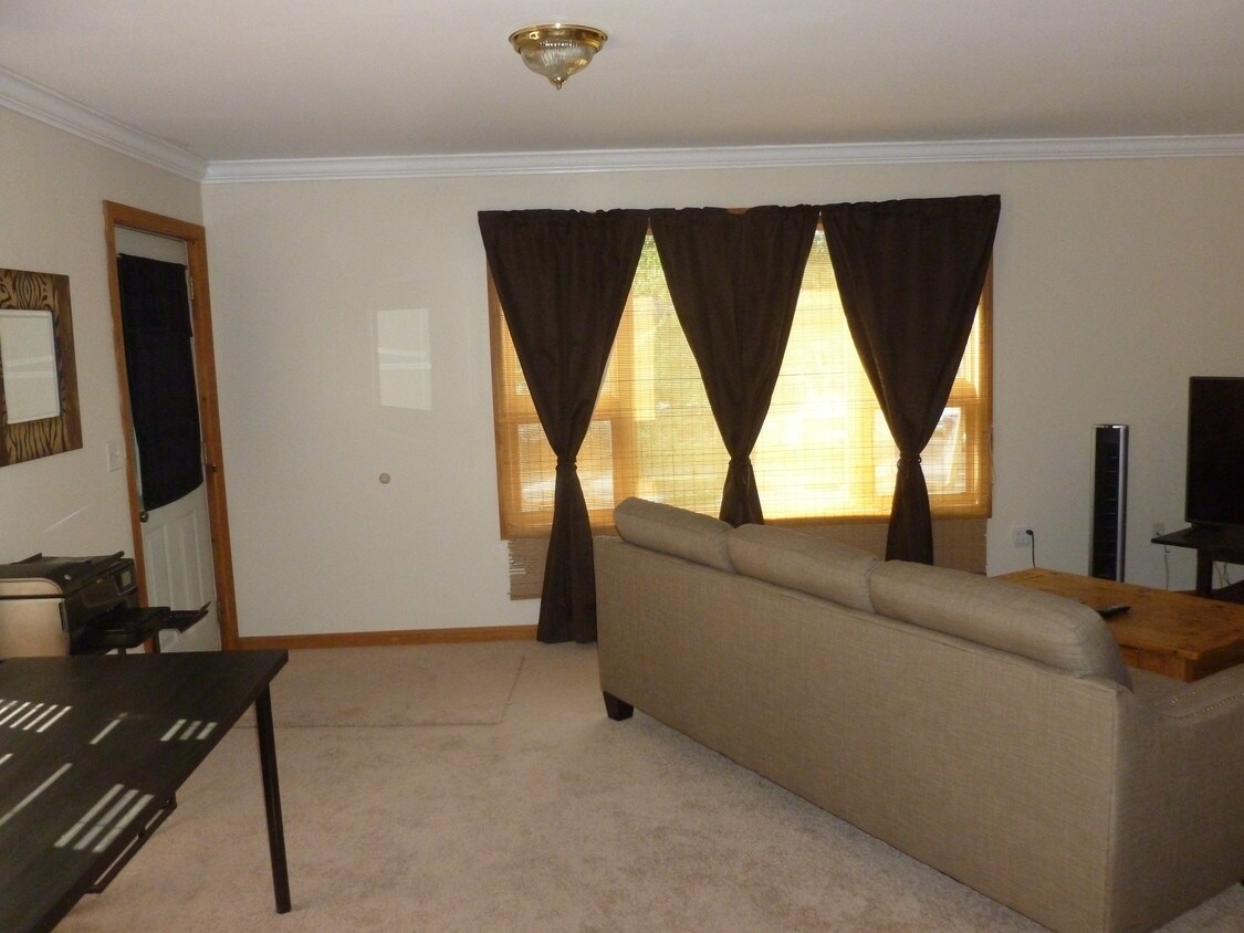 Living Room - 93 Bradford Ave