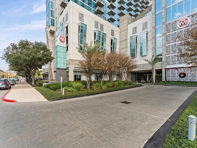 Building Photo - 5925 Almeda Rd
