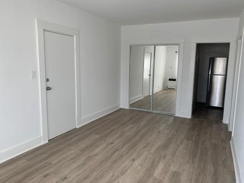 Interior Photo - 729 N Marine Ave