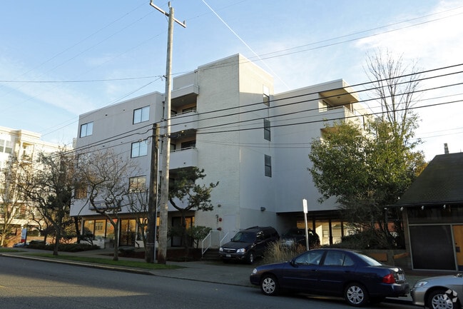 Building Photo - 409 W Mercer St