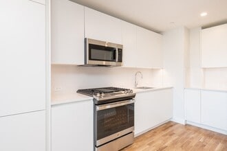Interior Photo - 1410 Columbia