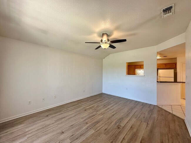 Foto del edificio - 3105 Dannen Ct