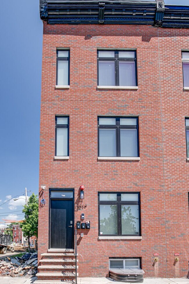 Building Photo - 2017 N College Ave