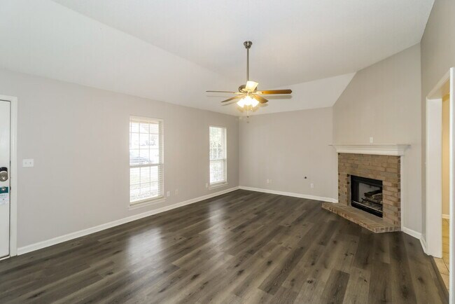 Foto del edificio - 5808 Shiloah Cove S