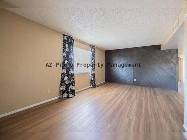 Building Photo - 4724 E PORTLAND ST, PHOENIX AZ