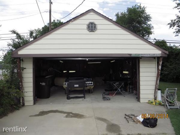 Building Photo - 1725 Meadowlane St