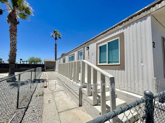 Building Photo - 437 Riverfront Dr
