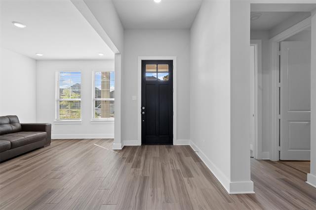 Foto del edificio - 1770 English Wy