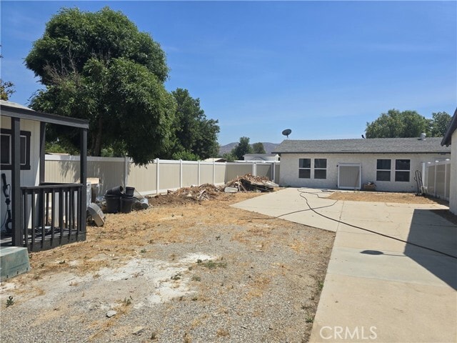 Building Photo - 876 River Dr
