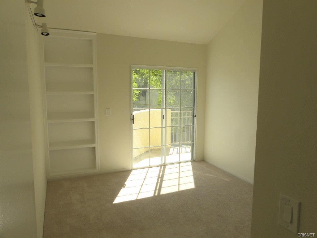 24121 Del Monte Dr., Santa Clarita, CA 91355 Townhome Rentals in