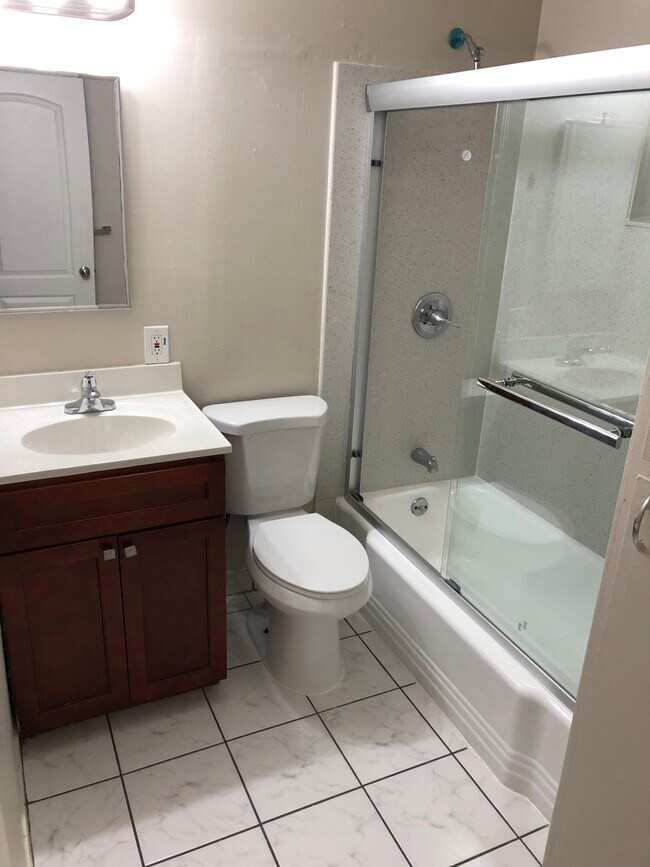 Building Photo - 1475 Kerley Dr