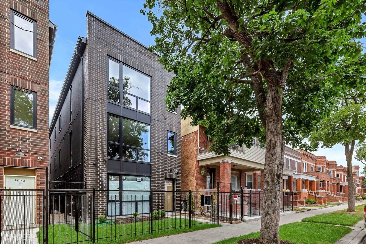 Foto principal - 6150 S Champlain Ave